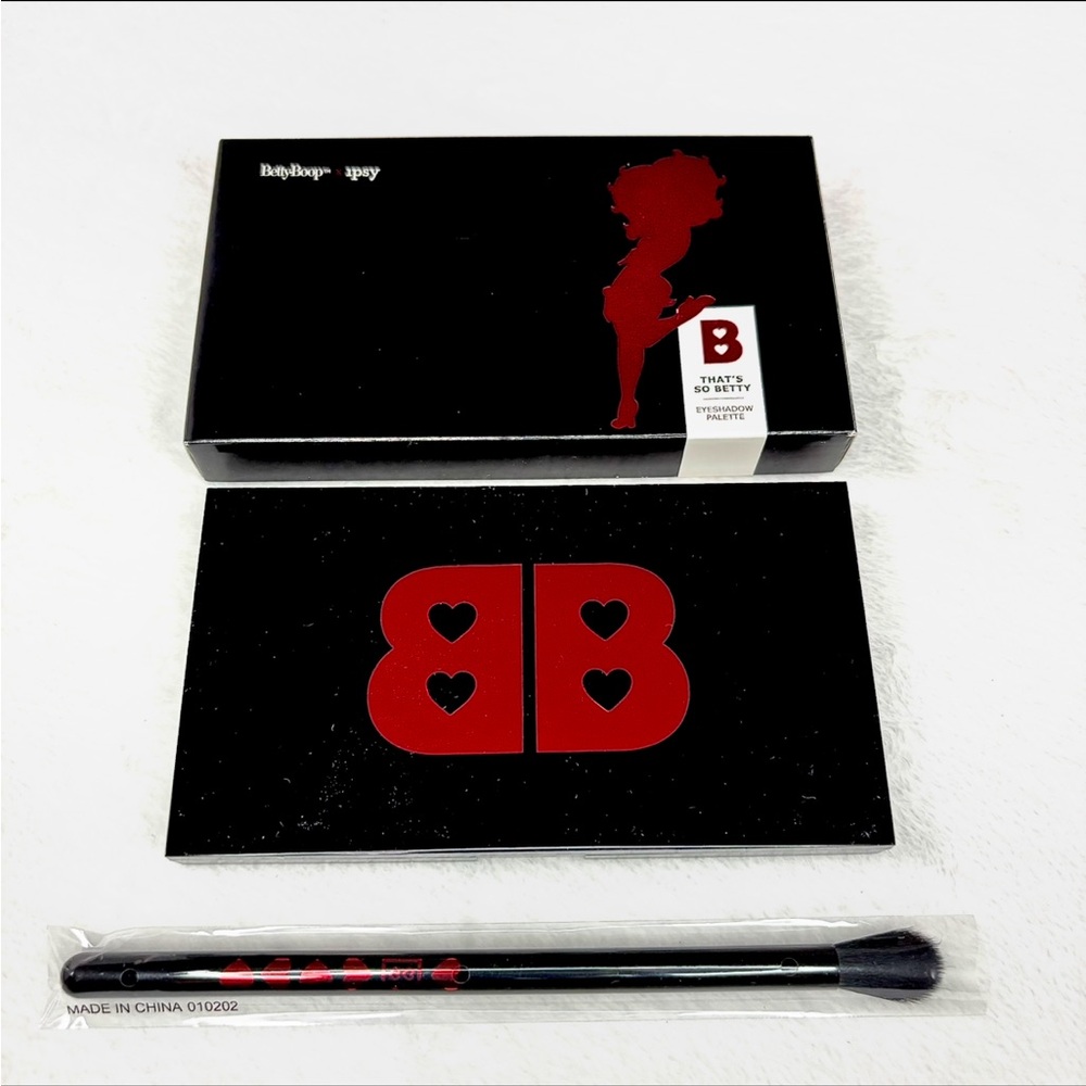 Betty Boop x Ipsy Eyeshadow Palette & Brush That’s So Betty New